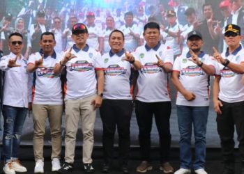 Ketua DPRD Luwu Timur, Ober Datte saat menghadiri pembukaan Bupati Cup II Kejurprov IMI Sulsel, di Sirkuit Taman Sayang, Malili, Sabtu (30/05/2026).
