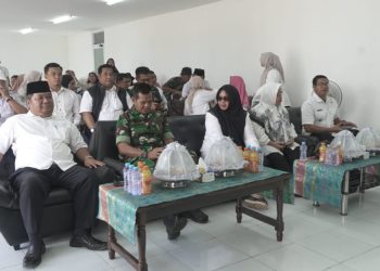 Wakil Bupati Luwu Timur, Puspawati Husler saat menghadiri peresmian nasional koperasi Merah Putih secara virtual di Desa Baruga, Kecamatan Towuti, Sabtu (16/05/2026). Foto: Kominfo SP