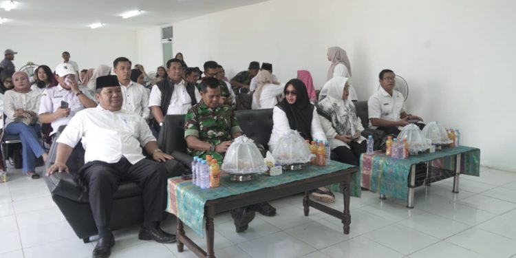 Wakil Bupati Luwu Timur, Puspawati Husler saat menghadiri peresmian nasional koperasi Merah Putih secara virtual di Desa Baruga, Kecamatan Towuti, Sabtu (16/05/2026). Foto: Kominfo SP