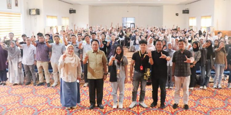 Bupati Luwu Timur, Irwan Bachri Syam foto bersama peserta Program Mandalish, Minggu (10/05/2026). foto: kominfo-sp