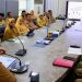 Bupati Luwu Timur, Irwan Bachri Syam, pimpin rakor pelaksanaan program pejuang subuh, di Ruang Rapat Kerja Bupati, Senin, 11 Mei 2026. Foto: kominfo-sp