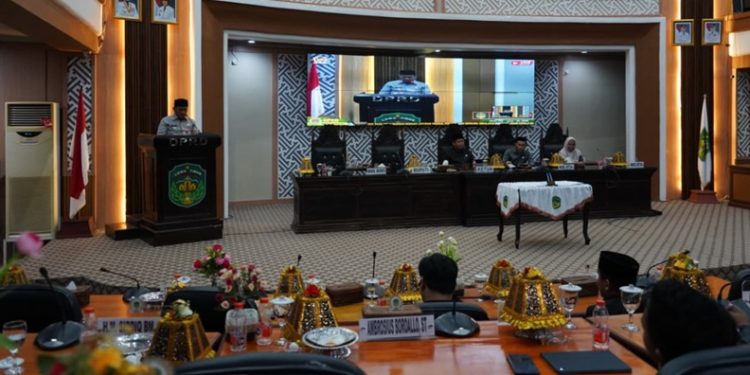 Suasana rapat paripurna penetapan tiga Peraturan Daerah sebagai dasar pembangunan dan pelayanan public, Senin (29/06/2026). Foto: Warta Lutim