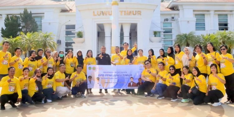 Bupati Luwu Timur foto bersama kontingen PPNI Luwu Timur untuk mengikuti International Nurses Day 2026, Kamis (21/05/2026). Foto: Kominfo-sp
