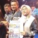 Launching Si-Pintar Juara pada malam penganugerahan Bupati Award 2026 di Lapangan Pendidikan, Malili, Senin (8/6/2026). Foto: Humas Disdik Lutim
