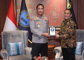 Bupati Luwu Timur Irwan Bachri Syam bertemu Kepala BNN RI, Kamis (18/06) untuk membahas percepatan pembentukan BNN Kabupaten Luwu Timur sebagai penguat upaya pemberantasan narkotika. Foto: Kominfo-SP