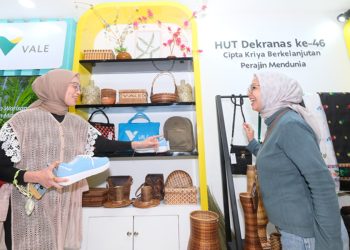 Stan PT Vale menampilkan produk anyaman UMKM binaan Luwu Timur pada pameran HKG PKK Nasional dan HUT Dekranas 2026 di Makassar, 9-11 Juli 2026. Foto: Comms Vale