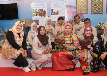 Anyaman teduhu khas Luwu Timur diperkenalkan pada Hari Kesatuan Gerak (HKG) PKK Nasional ke-54 dan HUT Dekranas ke-46 yang berlangsung di Makassar, 9-11 Juli 2026. Foto: vale