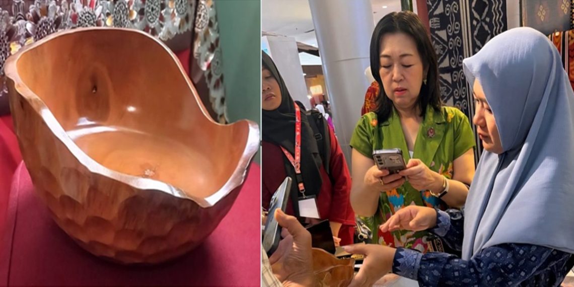 Desainer Jepang Yukako Akashi berdiskusi bersama Kabid Industri Dekranasda Luwu Timur, Nirmalasari (paling kanan) mengenai peluang pemasaran kerajinan lokal menuju pasar internasional, di Trans Studio Mall, Makassar, Sabtu (11/06/2026). Foto: IST