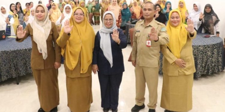 Wakil Ketua II DPRD Luwu Timur, Harisah Suharjo menghadiri kegiatan Peningkatan Partisipasi Perempuan melalui Pengembangan RBI, Senin (22/06/2026).