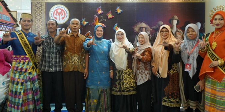 Rombongan Dekranasda Luwu Timur saat menghadiri HUT ke-46 Dekranas di Trans Studio Mall Makassar, Jumat (10/06/2026). Foto: Kominfo-SP
