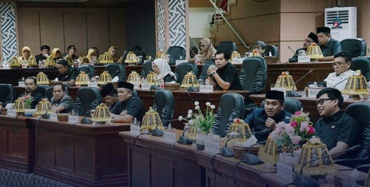 Suasana rapat paripurna dimulainya masa sidang ketiga tahun 2025-2026, Senin (06/07/2026).