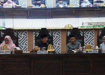 Rapat paripurna dengan agenda jawaban bupati atas pandangan fraksi terhadap laporan pertanggungjawaban APBD 2025, Senin (06/07/2026).