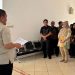Bupati Luwu Timur, Irwan Bachri Syam, memeriksa kehadiran pegawai dan fasilitas pelayanan saat inspeksi mendadak di sejumlah OPD, Kamis (25/06/2026). Foto: Kominfo-SP