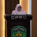 Wakil Bupati Luwu Timur, Puspawati Husler menyampaikan jawaban pemerintah atas pandangan fraksi mengenai pertanggungjawaban APBD 2025, Senin (06/07/2026).