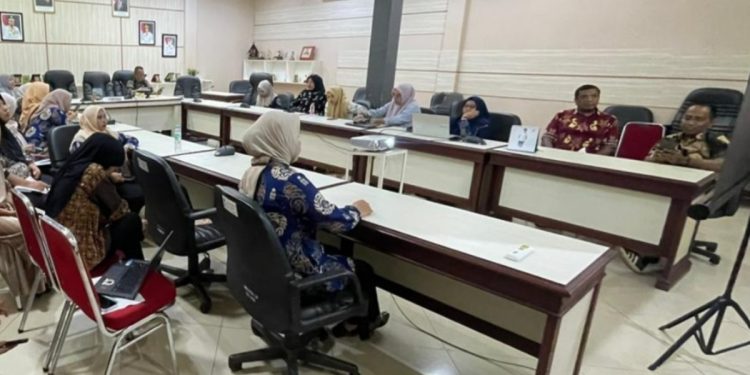 Sosialisasi penyusunan dan penerapan kinerja harian di lingkungan Sekretariat DPRD Luwu Timur, Kamis (27/8/2026). Foto: IST