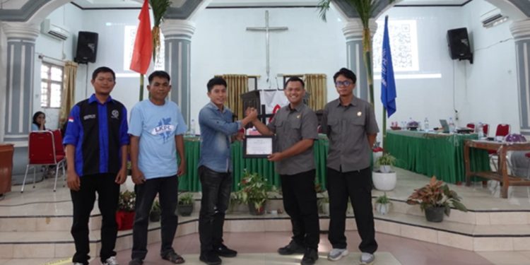 Peserta LKPL PPGT mengikuti pelatihan desain grafis dan konten visual yang digelar IKP Humas Kominfo SP Luwu Timur. Foto: Warta Lutim