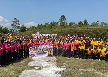 Semarak HUT RI, Polres Luwu Timur Gelar Lomba Merias Hingga Gendong Istri