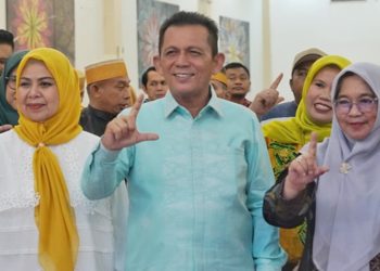 Wakil Bupati Luwu Timur, Puspawati Husler foto Bersama pengurus KKLR Riau dan Kota Batam di Ballroom D Golden Prawn, Bengkong, Batam, Jumat (24/7/2026). Foto: Warta Lutim