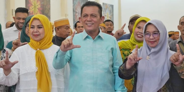 Wakil Bupati Luwu Timur, Puspawati Husler foto Bersama pengurus KKLR Riau dan Kota Batam di Ballroom D Golden Prawn, Bengkong, Batam, Jumat (24/7/2026). Foto: Warta Lutim