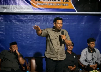 Dwi Heryanto Kawal Pengaspalan Jalan dan Irigasi Warga Mulyasri