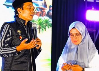 Anggota DPRD Luwu Timur, Erni Malape wakaf Rp10 juta di tabligh akbar Ustaz Abdul Somad, Minggu (26/07/2026).