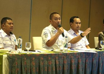Bupati Luwu Timur, Irwan Bachri Syam, memaparkan pelaksanaan program jaminan sosial ketenagakerjaan pada tahapan wawancara Jamsostek Award tingkat Sulsel di Hotel The Rinra, Makassar, Rabu (22/07/2026). Foto: Warta Lutim