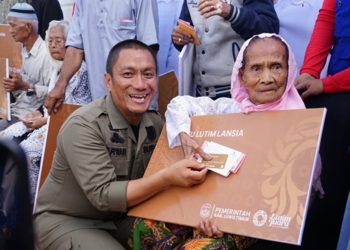 Kartu Lutim Lansia, tahun ini penerimanya bertambah menjadi 4.000.