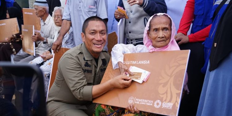 Kartu Lutim Lansia, tahun ini penerimanya bertambah menjadi 4.000.
