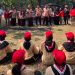 Ketua Kwarcab Luwu Timur Ani Nurbani Irwan memberikan dukungan kepada kontingen Pramuka Penggalang yang ikut Jamnas XII 2026, di Buperta Cibubur, Jumat (14/08/2026).