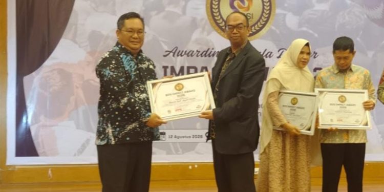 Program PANDU JUARA Antarkan Bupati Luwu Timur Raih BDS Impact Award 2026