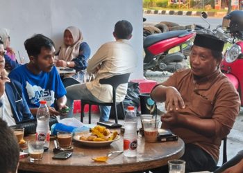 Awaluddin Bersama kuasa hukumnya, saat menggelar konferensi pers di Sekretariat JMSI Luwu Timur, Kamis (20/08/2026). Foto: Jaeja.id