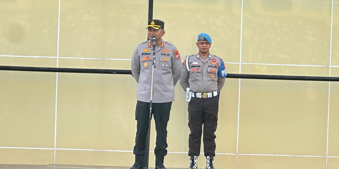 Perdana Pimpin Apel, Kapolres Luwu Timur Tekankan Pelayanan Humanis