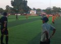 Pelatih Opik Baso serius mengamati penampilan anak asuhnya pada matchday Piala Gubernur Sulsel 2026, Tana Toraja vs Luwu Timur di lapangan Gaspa Palopo, Rabu (02/09/2026). Foto: Jaeja.id