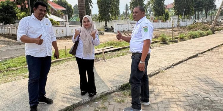 Monitoring di Dapil IV, Anggota DPRD Lutim Tinjau Lahan Kantor Camat Tomoni