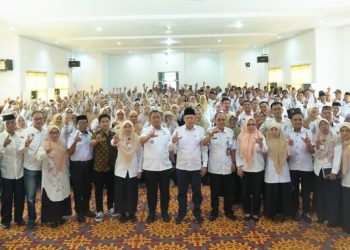 Tak Ingin Ada Lagi Siswa Belajar di Lantai, Bupati Irwan Percepat Pendataan Kerusakan Sekolah