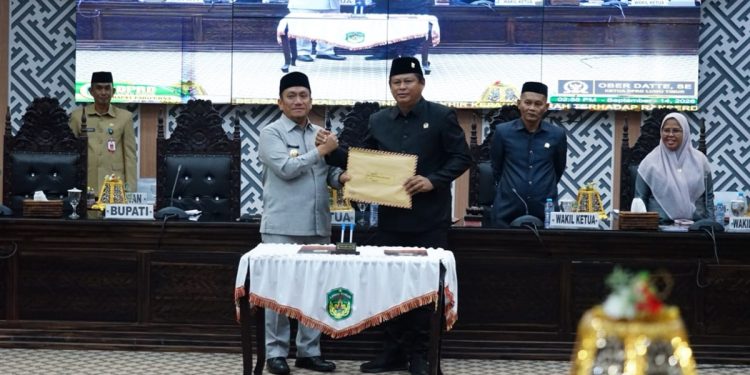 Ranperda APBD 2027 Diserahkan ke DPRD, Bupati Irwan Siapkan Enam Prioritas Pembangunan Lutim